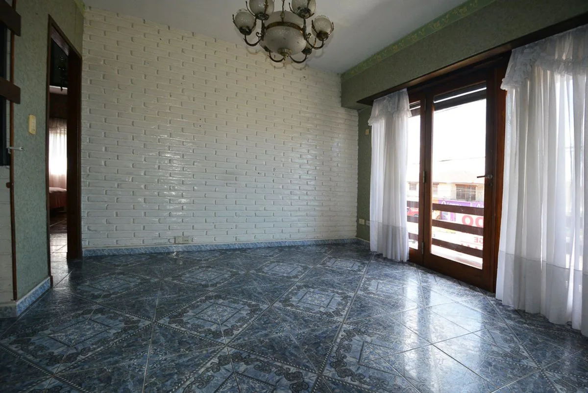 Venta casa  4 amb con local.Zona  Comercial foto 3