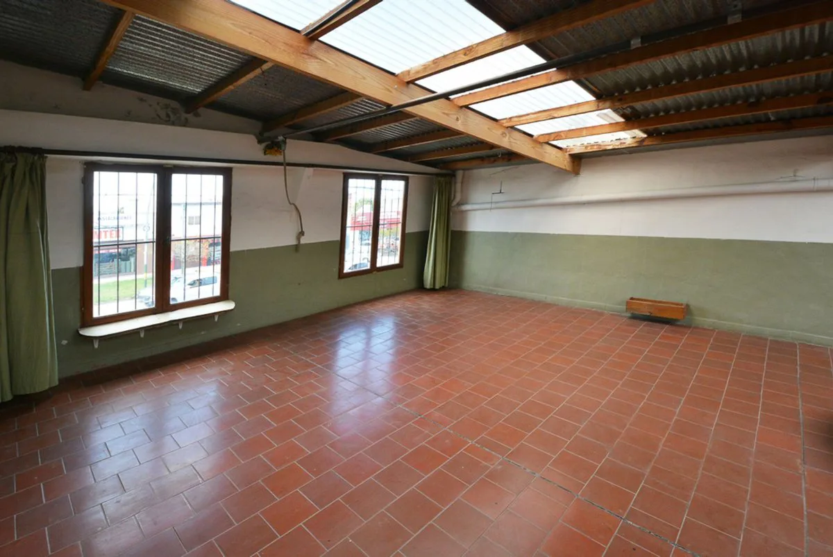 Venta casa  4 amb con local.Zona  Comercial foto 5