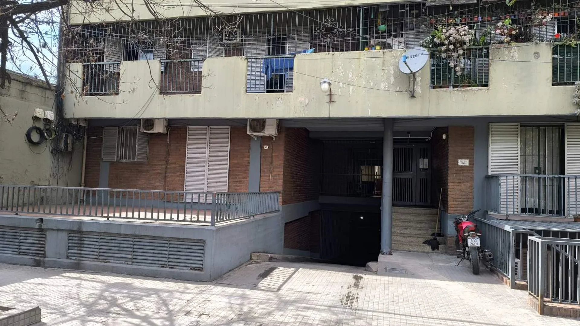 VENTA de Cochera + Depósito en Barrio Sur. foto 3