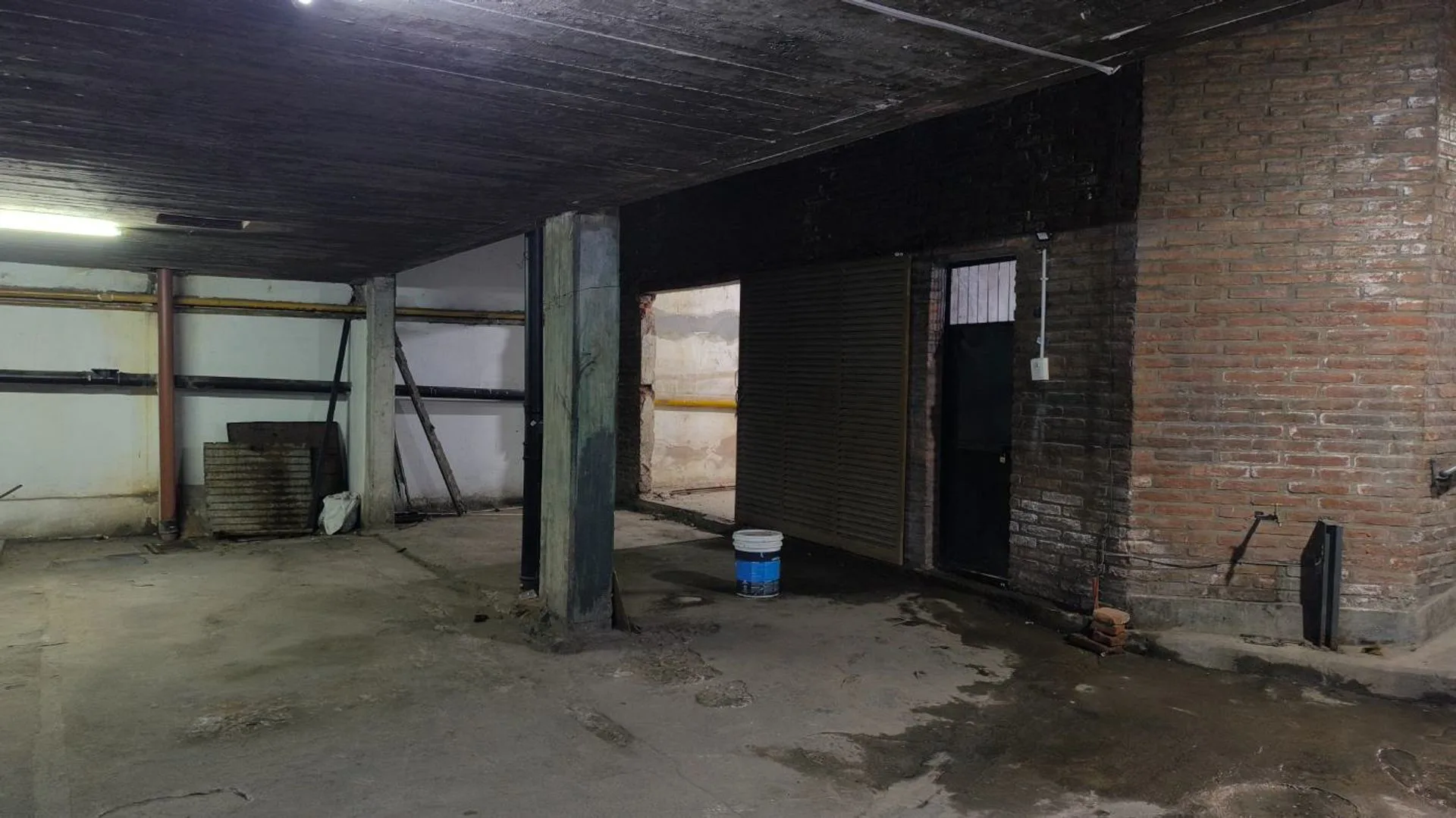VENTA de Cochera + Depósito en Barrio Sur. foto 5