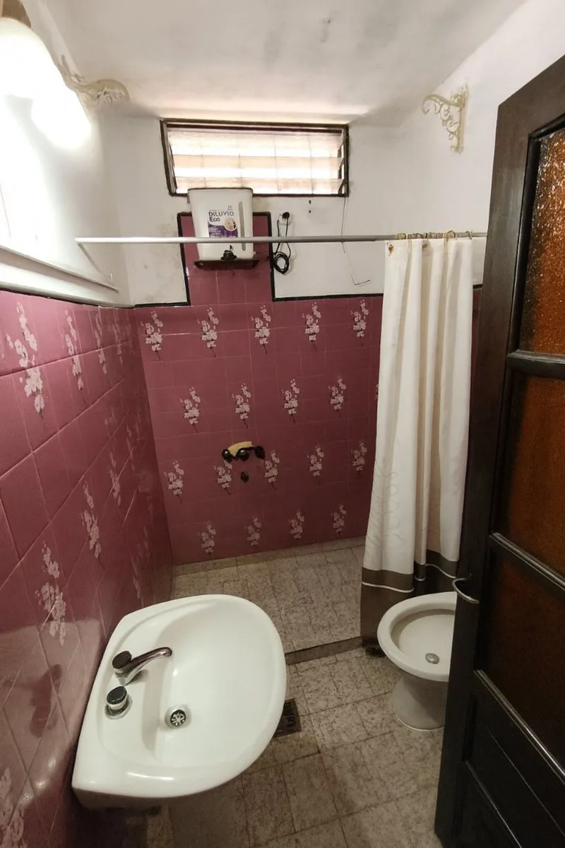 Excepcional casa en esquina y local comercial foto 2