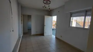 Alquiler de departamento de tres ambientes en Adrogué foto 2
