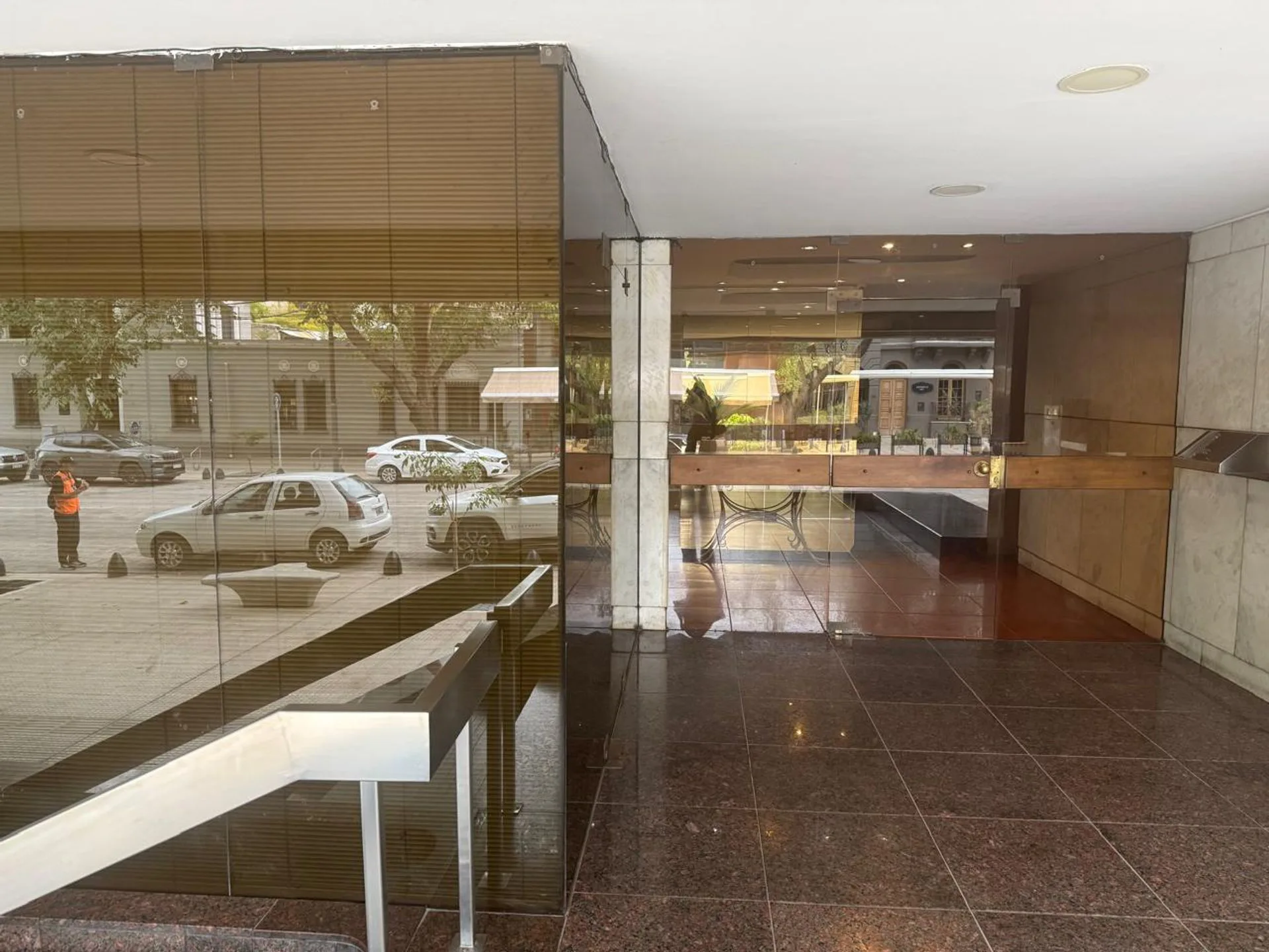 VENTA OFICINA EN CALLE SARMIENTO foto 3