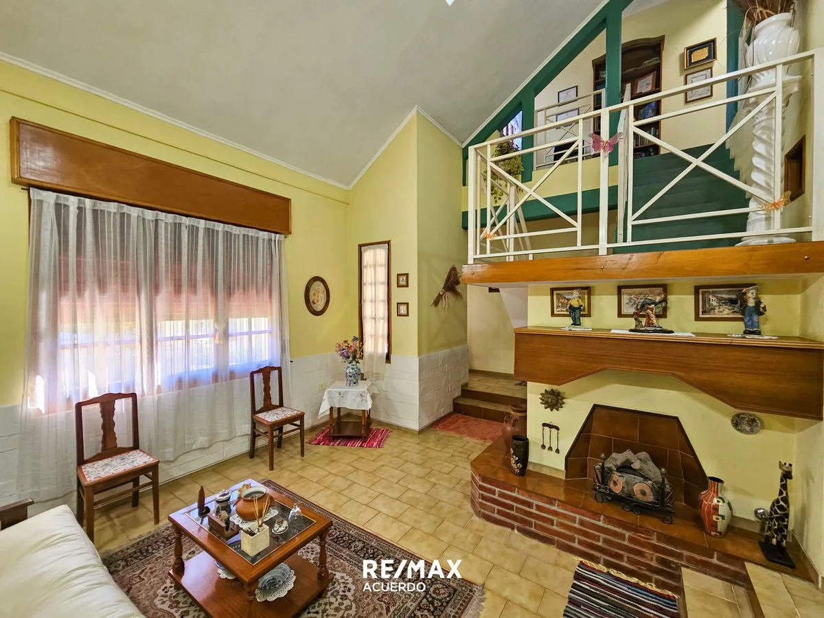 CASA TRES DORMITORIOS EN VENTA APTA CREDITO foto 3