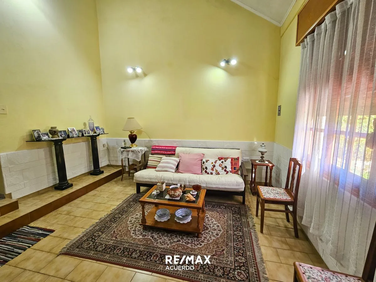 CASA TRES DORMITORIOS EN VENTA APTA CREDITO foto 4