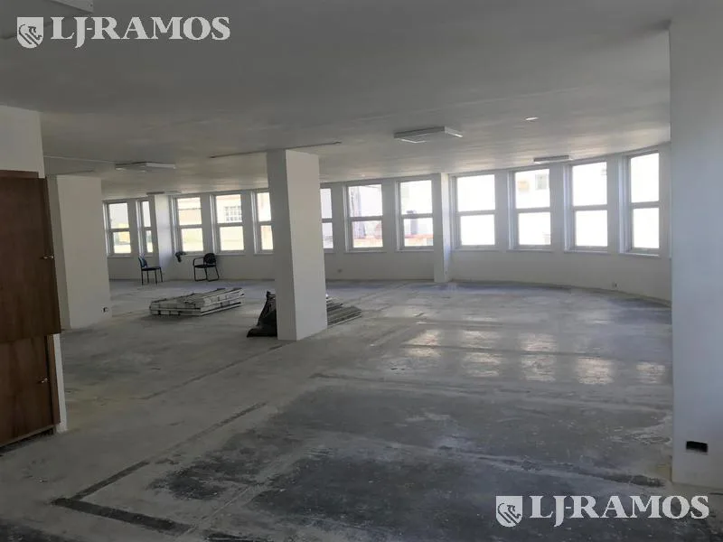 Oficina en Microcentro planta libre foto 4