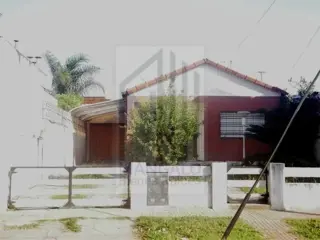CASA EN BERNAL GARAGE - PARQUE foto 1