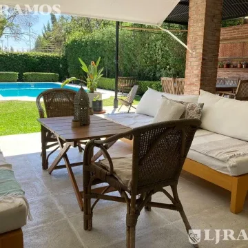 EXCELENTE CASA ALQUILER ENERO 2027 - SAN ISIDRO - BARRIO SAN ISIDRO CATEDRAL foto 2