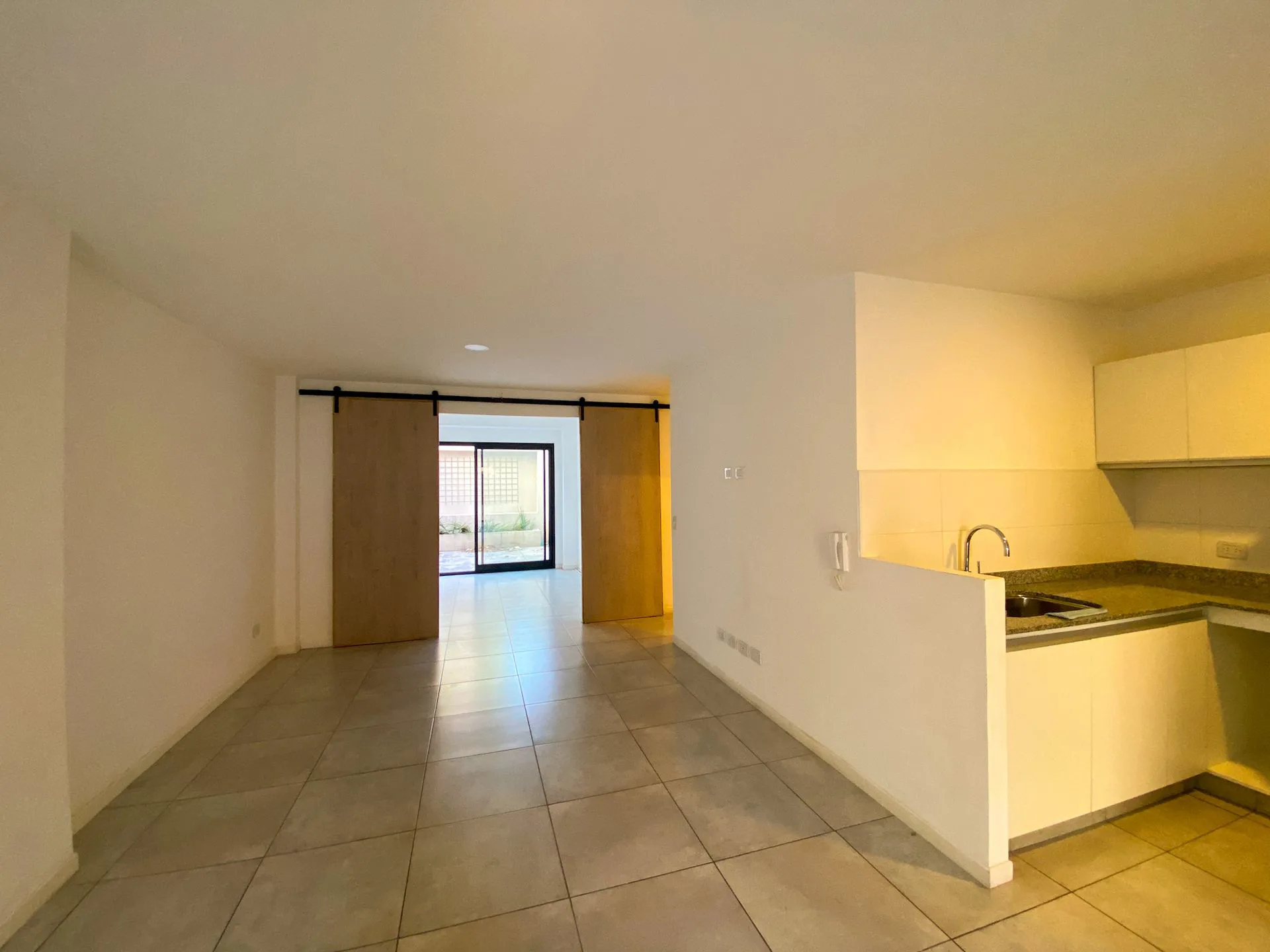 VENTA DEPARTAMENTO UN DORMITORIO CON PATIO CENTRO foto 4