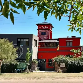 Comercio y Vivienda Familiar en Tanti foto 1