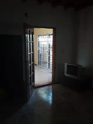 VENTA VIVIENDA MULTIFAMILIAR EN ZONA CHILAVERT foto 1