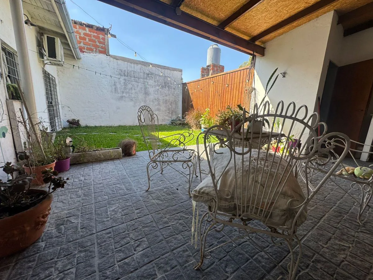 CASA EN VENTA TEMPERLEY REFACCIONADA A NUEVA foto 5