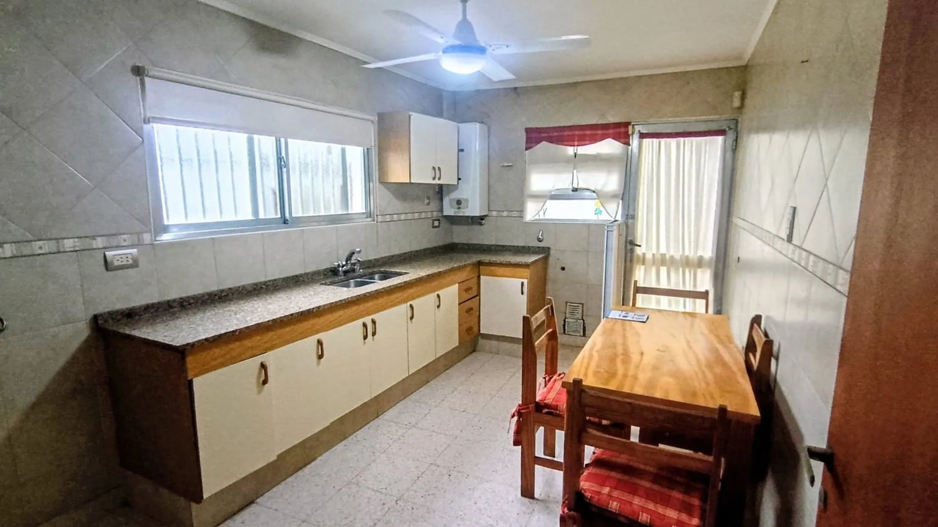 ALQUILER PH EN P. A. 3 DORMITORIOS BARRIO SUR foto 4