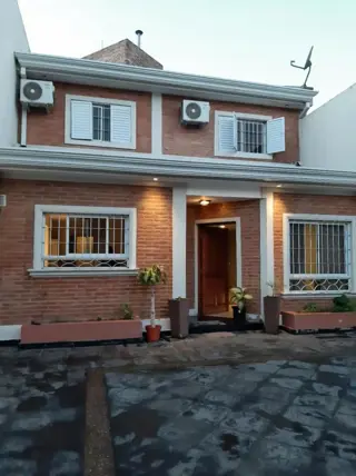 Casa 4 dormitorios venta, Barrio Bosque foto 1