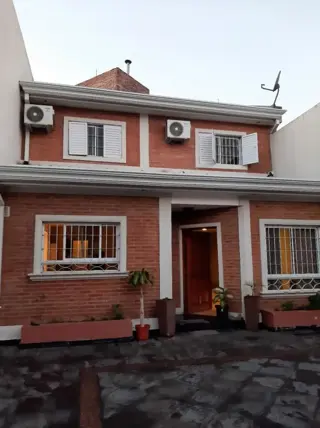 Casa 4 dormitorios venta, Barrio Bosque foto 2