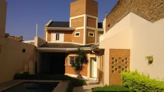 Casa 4 dormitorios venta, Barrio Bosque foto 3