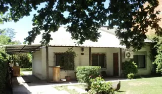 Hermosa Casa en Barrio Zapiola, con cercanía a Acceso Oeste foto 1