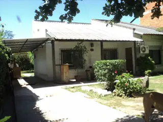 Hermosa Casa en Barrio Zapiola, con cercanía a Acceso Oeste foto 2