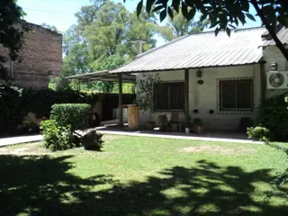 Hermosa Casa en Barrio Zapiola, con cercanía a Acceso Oeste foto 3