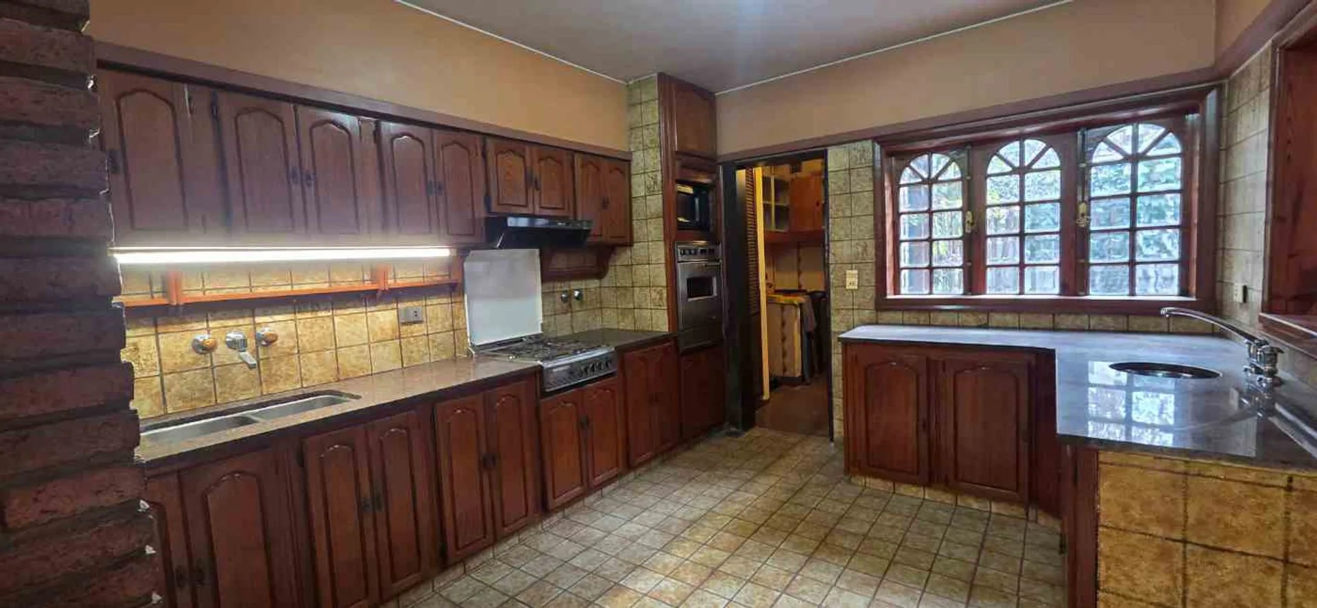 VENTA CASA BARRIO PARQUE - 7 AMBIENTES foto 3