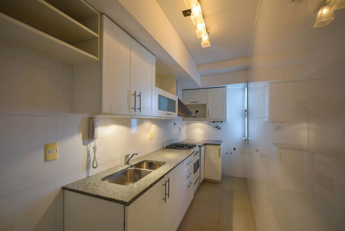VENTA DEPARTAMENTO 2 AMB. FRENTE BALCON RECICLADO foto 3
