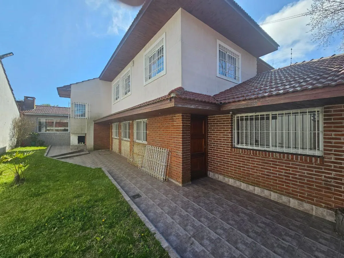 Venta Casa 4amb con parque y pileta, Punta Mogotes foto 2
