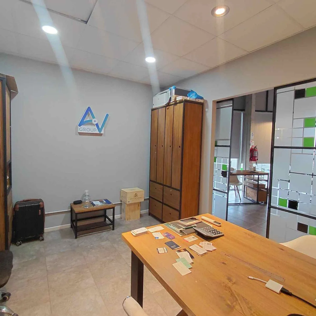 LOCAL COMERCIAL-OFICINA 2° PISO VERDI 57 RUTA 8 foto 3