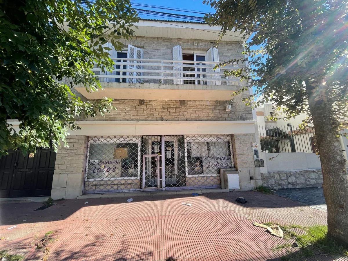 VENTA EN BLOCK VIVIENDA C/GARAJE, QUINCHO Y LOCAL
