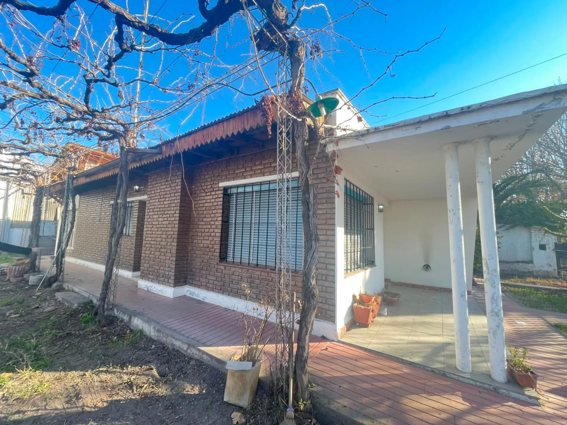 Casa y Galpón en venta zona residencial Tunuyán foto 2