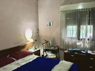 Casa a refaccionar o para poner en valor ubicada en la mejor zona mixta residencial comercial de Victoria foto 4
