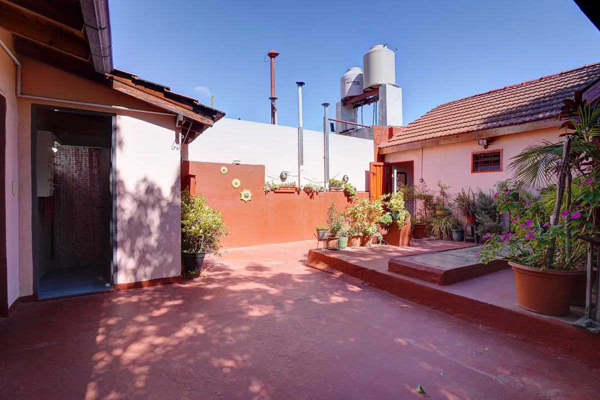 Venta Casa 6 Amb c/ Coch-Terraza-Quincho Floresta foto 2