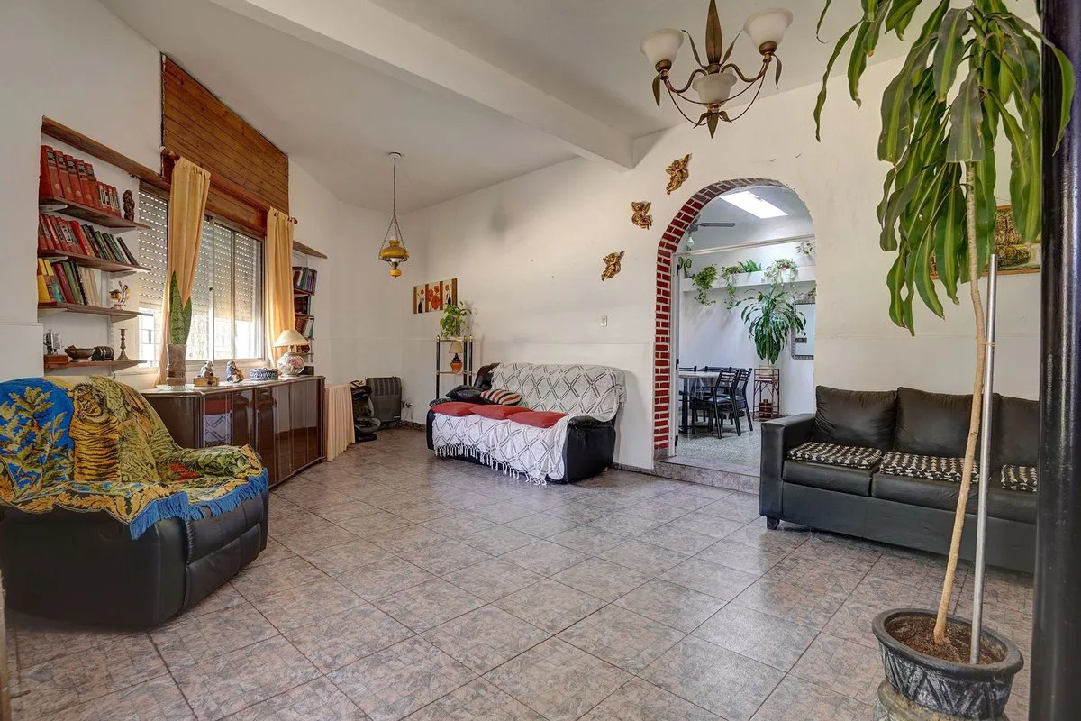 Venta Casa 6 Amb c/ Coch-Terraza-Quincho Floresta foto 4