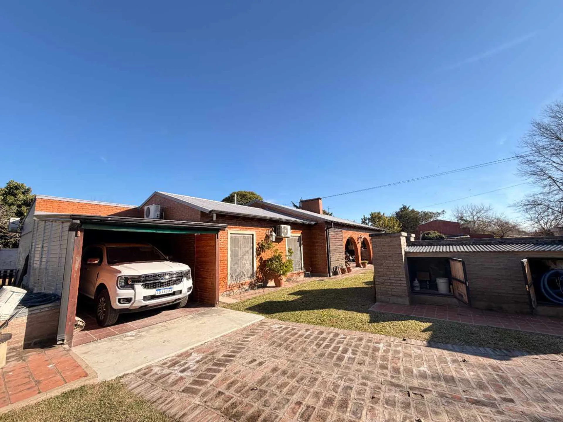 VENTA CASA EN ALTOS DEL SAUCE - EXCELENTE ESTADO foto 2