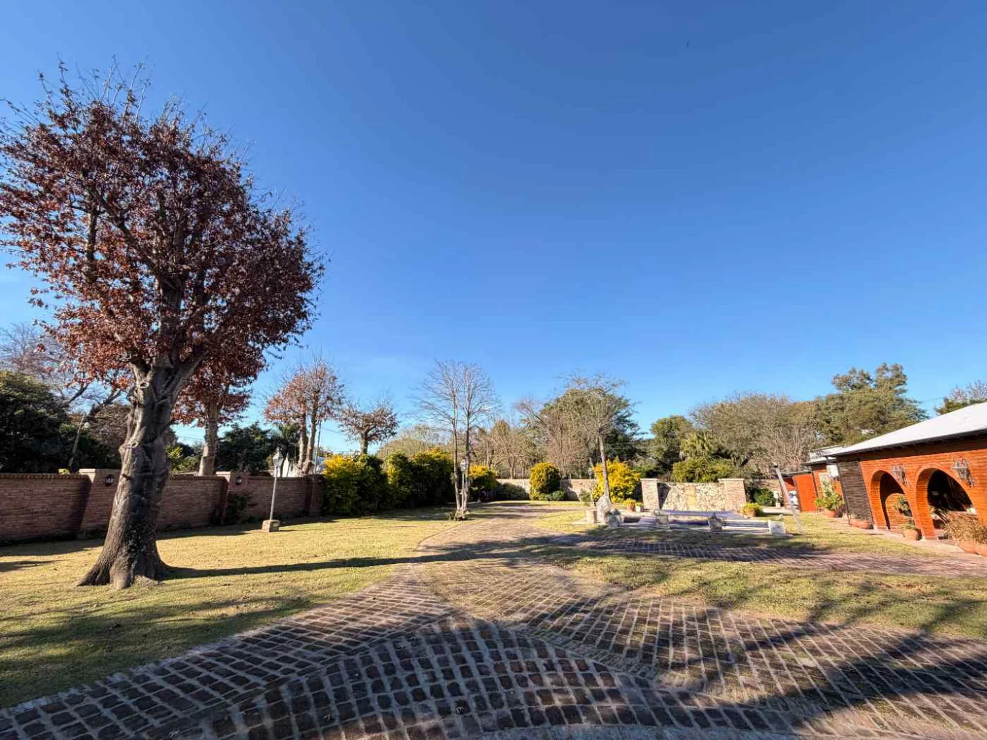 VENTA CASA EN ALTOS DEL SAUCE - EXCELENTE ESTADO foto 3