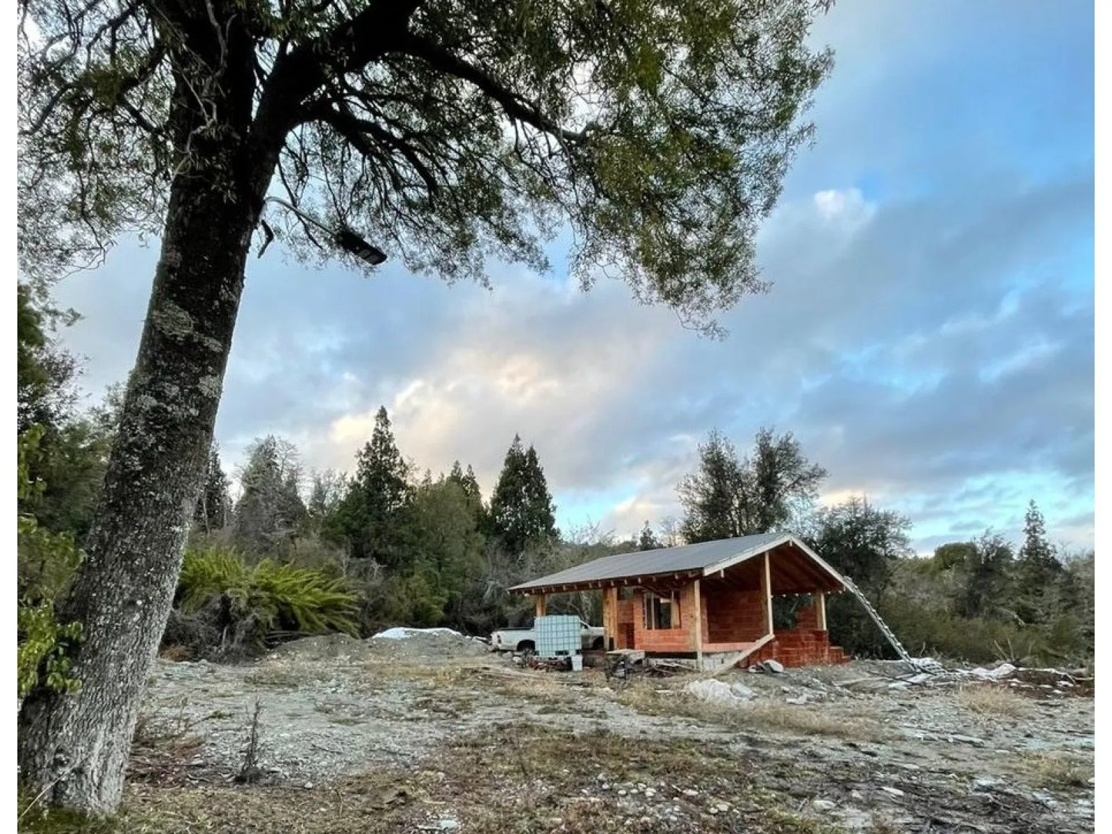 EL BOLSON (Mallin Ahogado) Casa en construcción con terrreno de 2.500 m2 foto 2