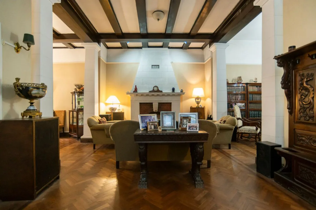 Casa 4 dormitorios en venta en La Plata foto 4