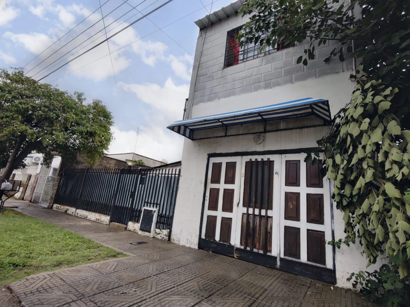 Venta Casa 3 ambientes con garage en Castelar foto 3