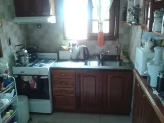 La Rioja e/ Urquiza y Azcuénaga, Quilmes foto 4