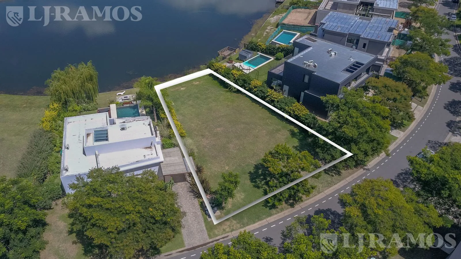 Terreno en venta al lago- Barrio Vistas, Puertos / Escobar foto 3