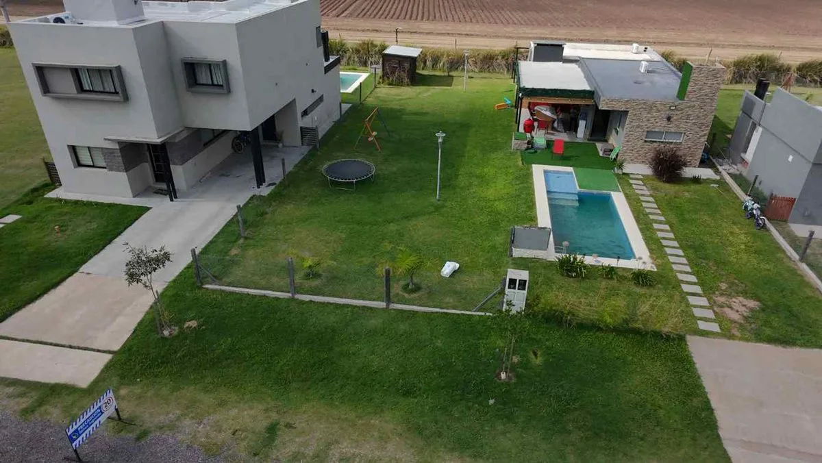 CASA EN VENTA 2 DORMITORIOS-BRISANOVA - P. ESTHER foto 4