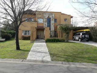 Casa en el Barrio San Isidro Labrador. foto 1