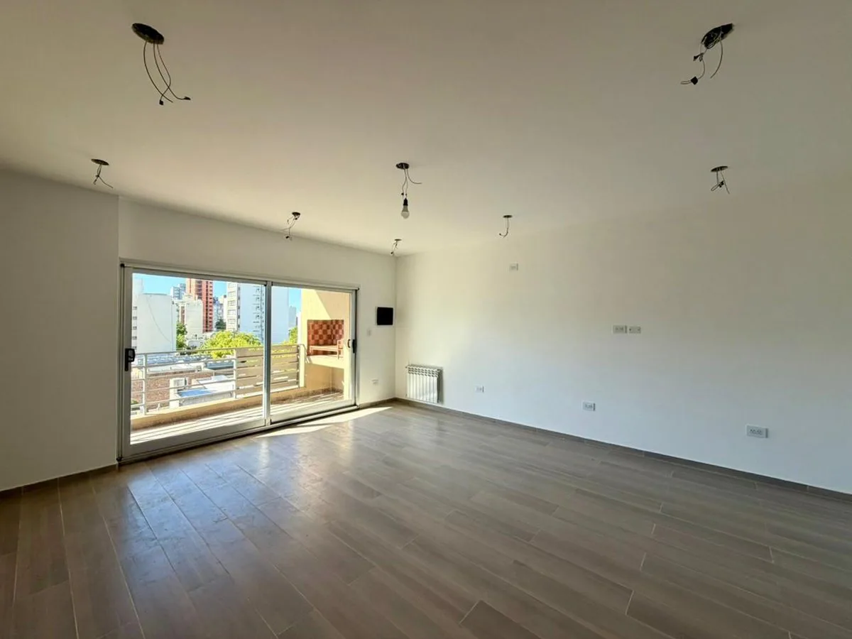 VENTA EXCLUSIVO PISO 19 DE MAYO 414, CON COCHERA. foto 3