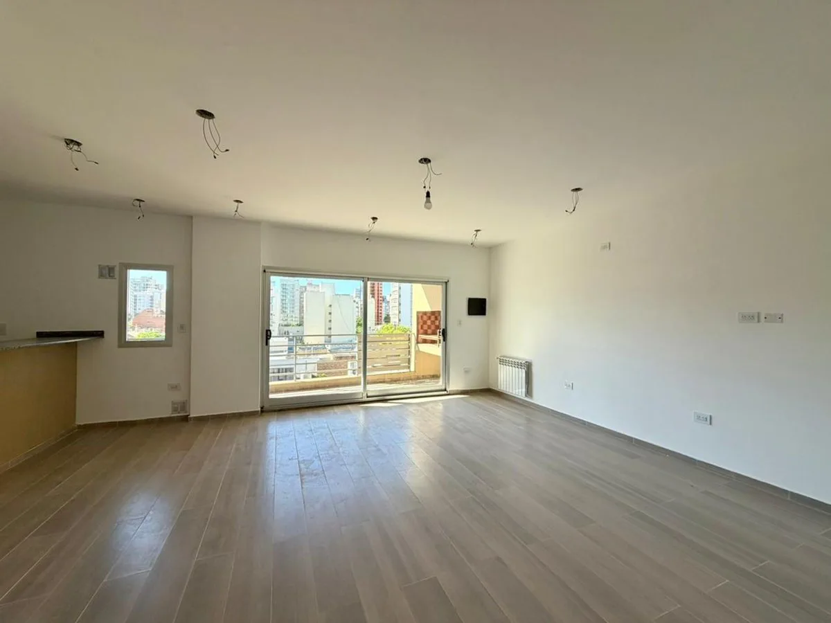 VENTA EXCLUSIVO PISO 19 DE MAYO 414, CON COCHERA. foto 4
