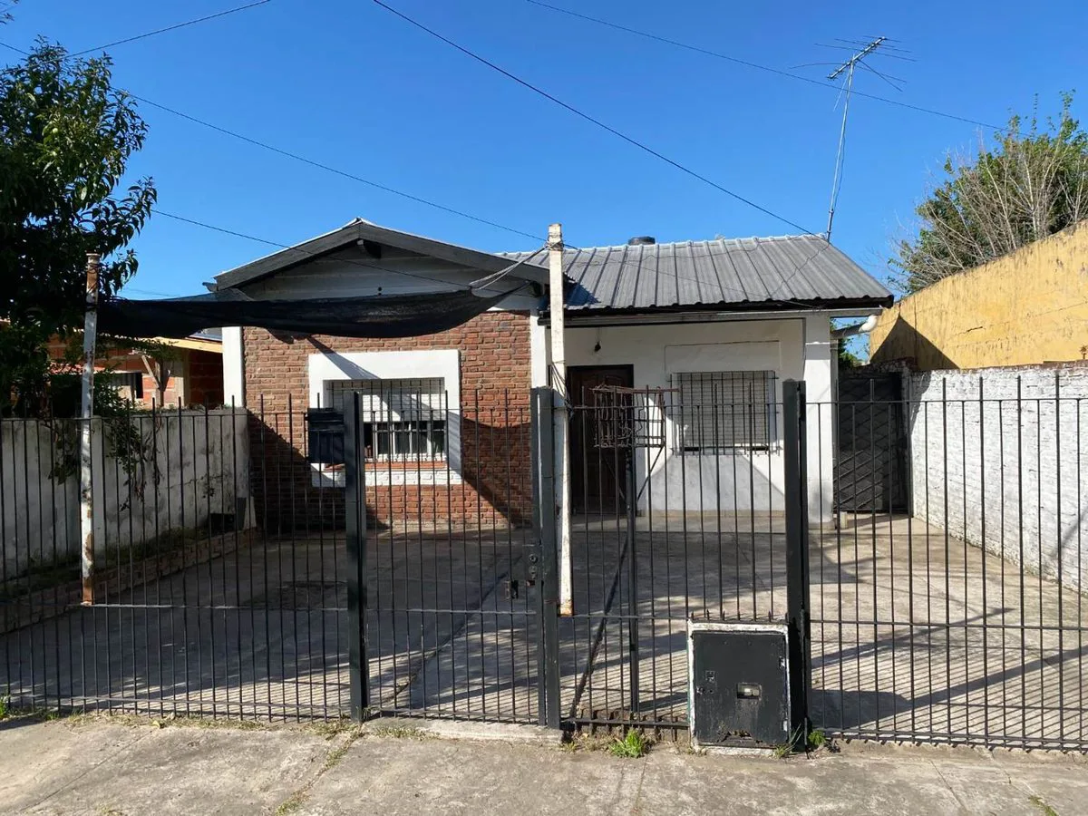 VENTA CASA 3 AMB JOSE C. PAZ A REFACCIONAR OPORT foto 2