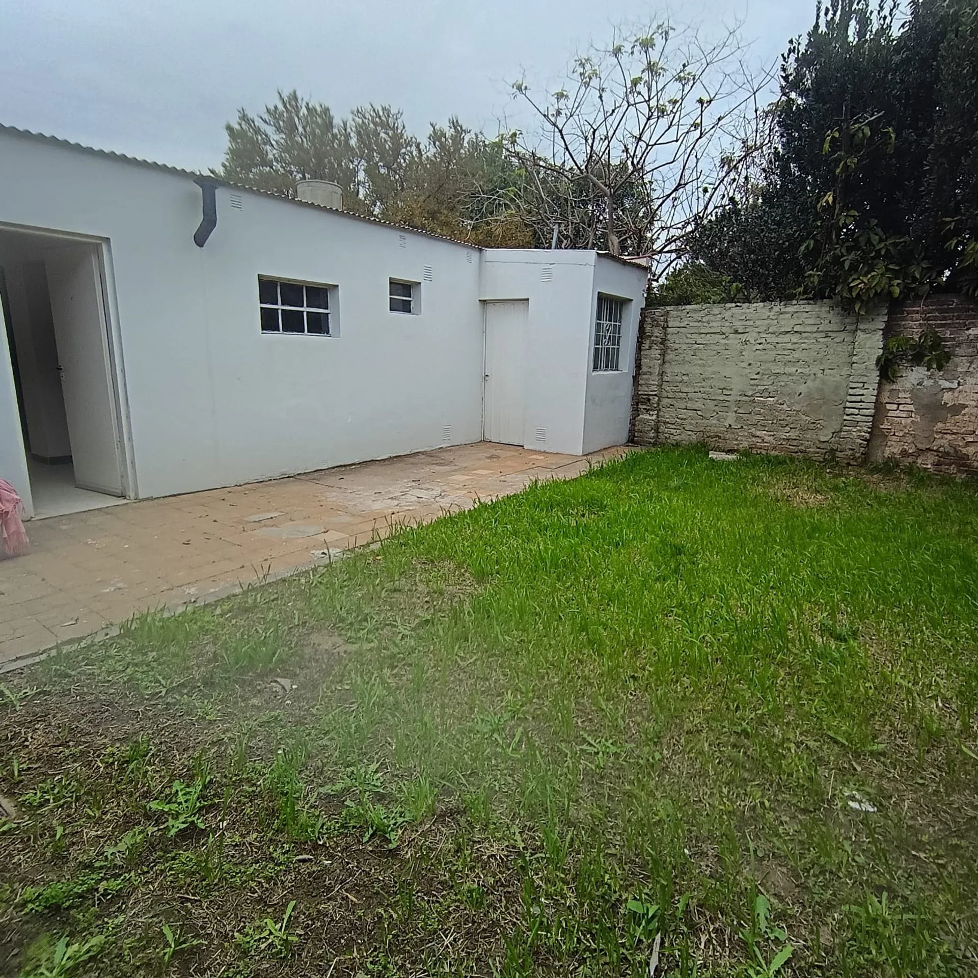 CASA INTERNA DE DOS DORMITORIOS Y PATIO foto 2