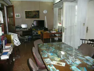 5amb Casa Loet 8,66x48mts   garaje, patio cubierto, patio descubierto, jardin al fondo con parque y quincho, 3 baños, terraza foto 4