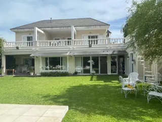 Venta de casa en Echeverria del lago - Canning foto 3