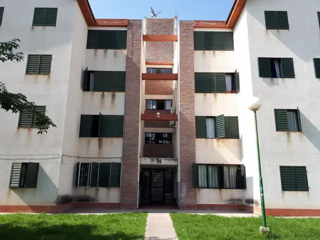Alquiler de dpto de 3 dormitorios en Bº El Bosque c/cochera.