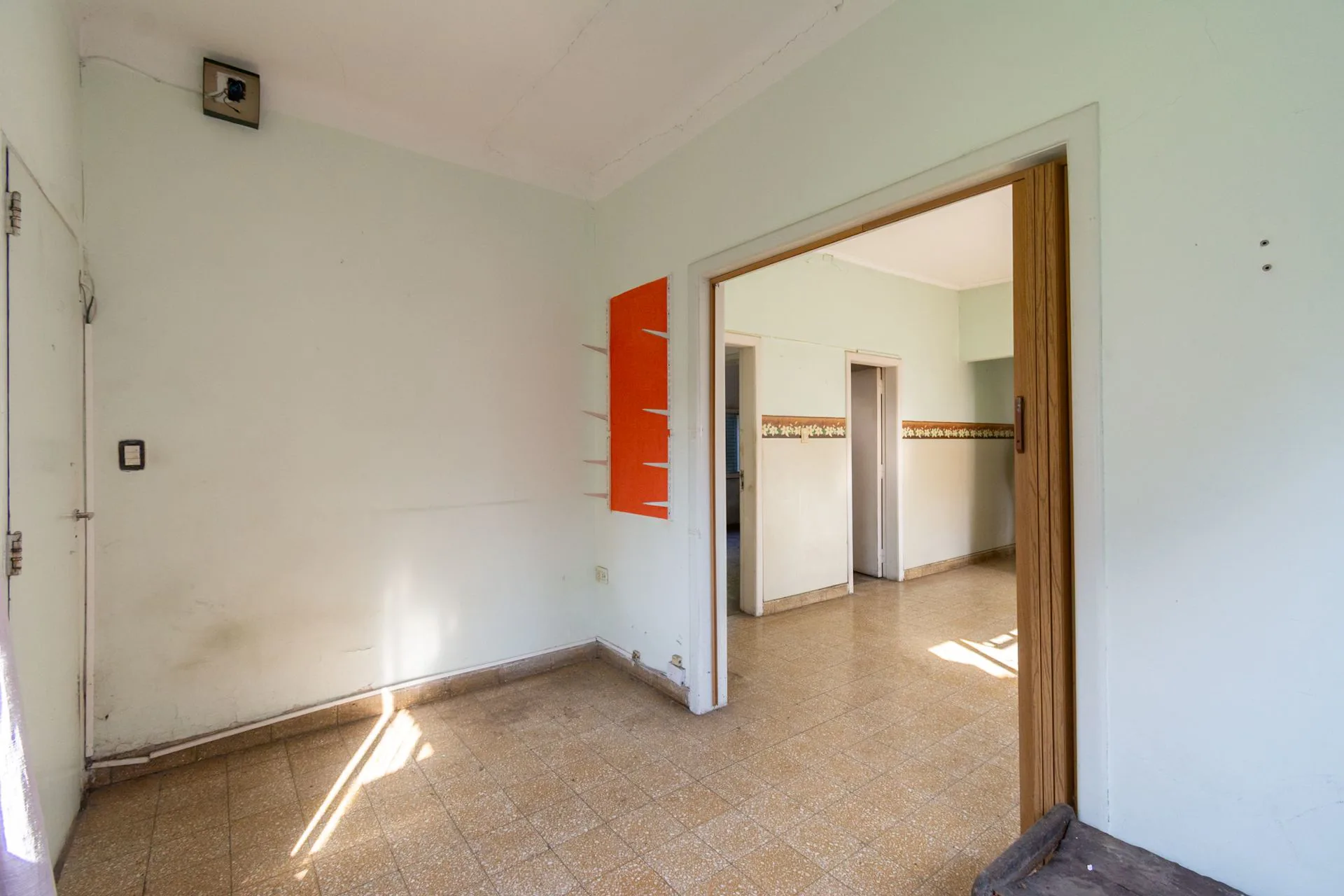 VENTA CASA CASTELAR A RECICLAR foto 5