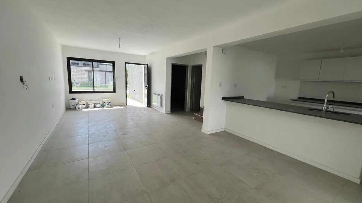 DUPLEX EN VENTA 3 DORM BARRIO GOLF VILLA NUEVA foto 4